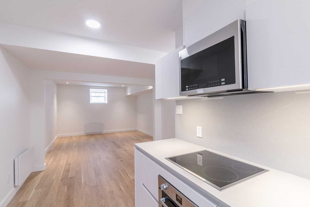 4930 Queen Mary Road - Photo 2 of 10