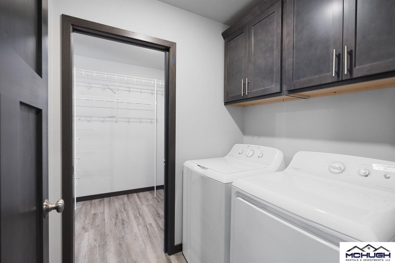 1743 Honor St - Photo 2 of 19