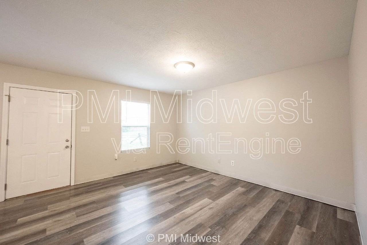 622 N Linwood Ave - Photo 5 of 26