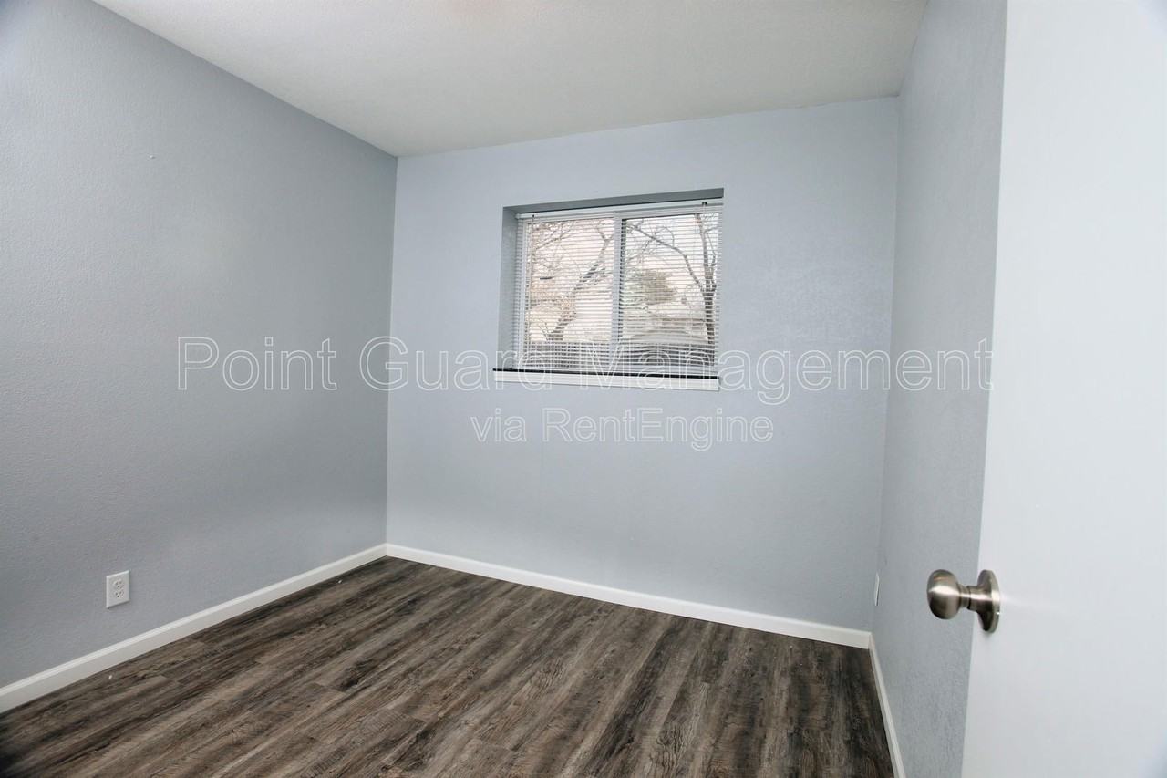 928 N Carter St #106 - Photo 3 of 16