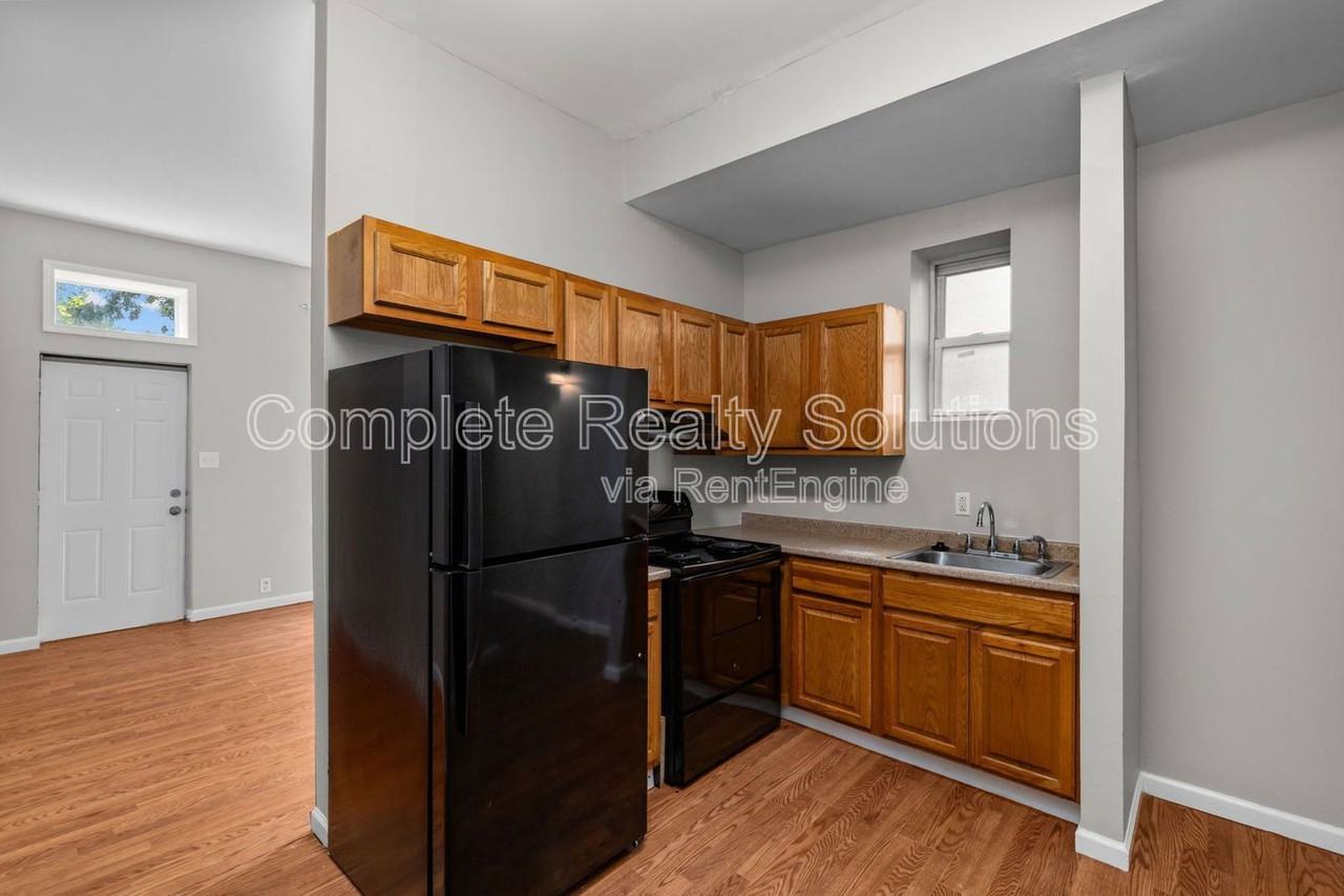 3021 Iowa Ave #2F - Photo 6 of 27