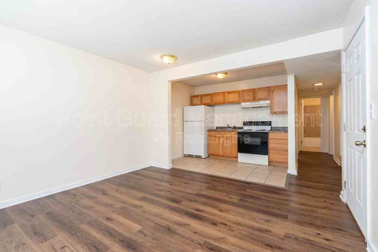 2114 E 16th St N #201 - Photo 4 of 14