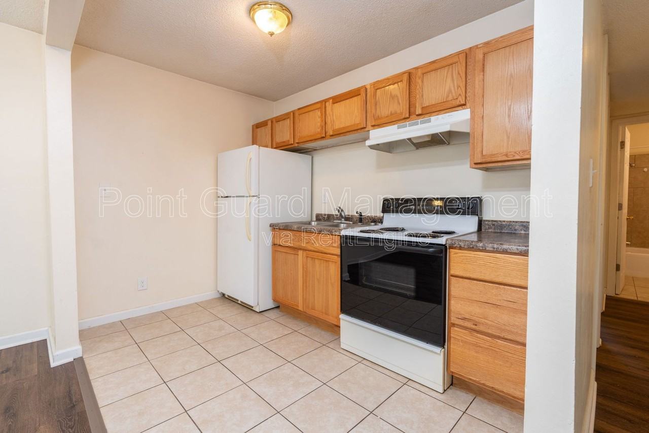 2114 E 16th St N #201 - Photo 7 of 14