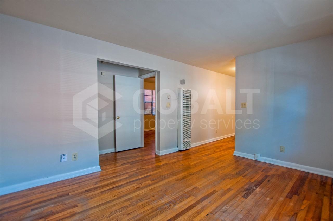 896 Greenwood Ave Ne #7 - Photo 3 of 12