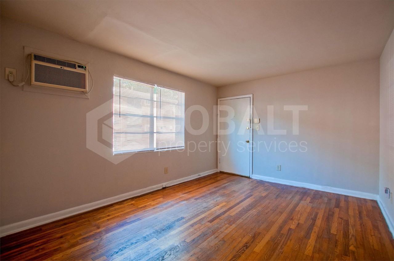 896 Greenwood Ave Ne #7 - Photo 5 of 12