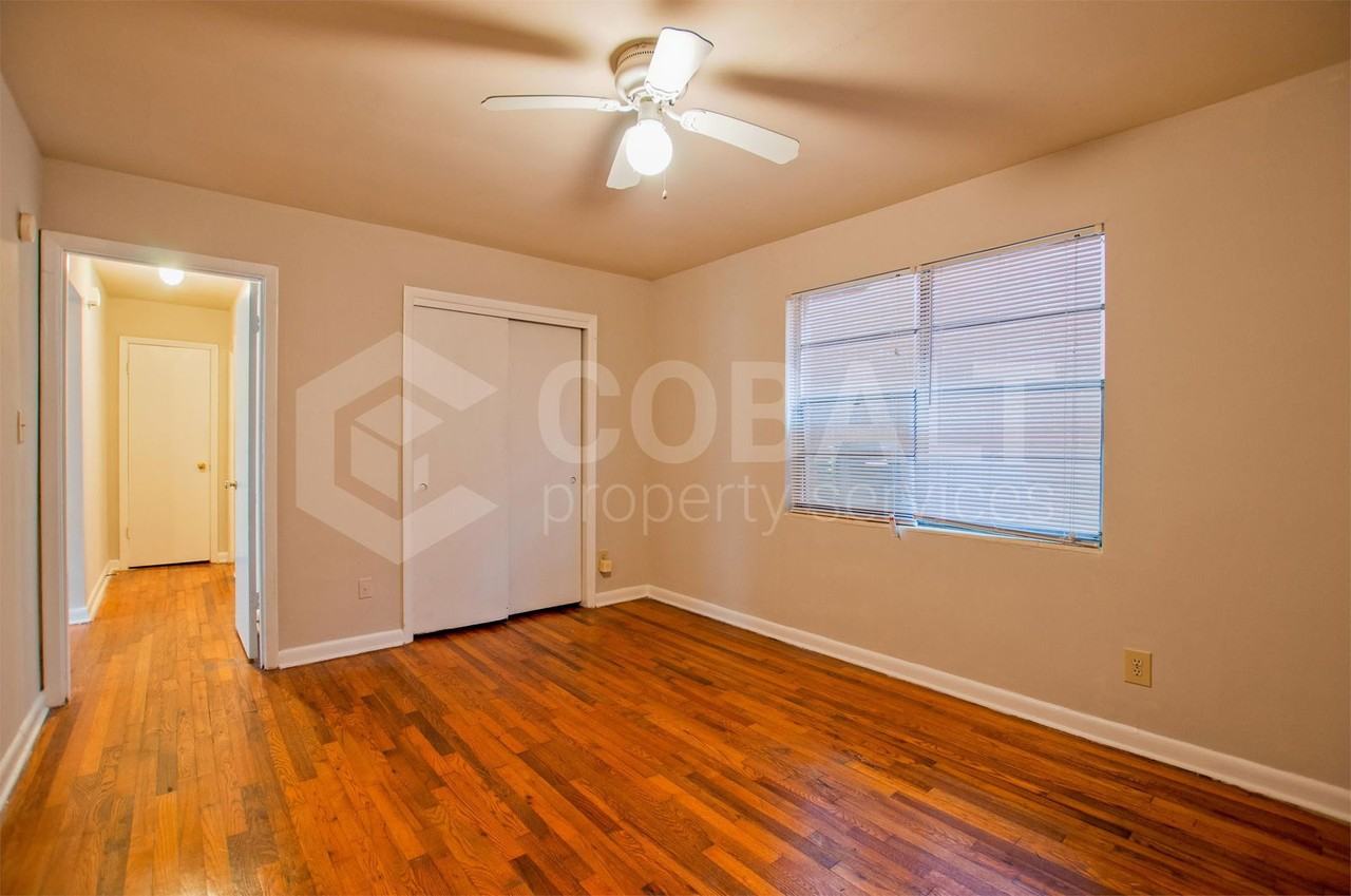 896 Greenwood Ave Ne #7 - Photo 7 of 12