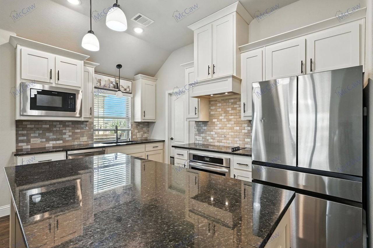 3829 Honey Grove Dr - Photo 3 of 30