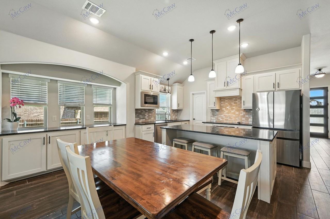 3829 Honey Grove Dr - Photo 7 of 30