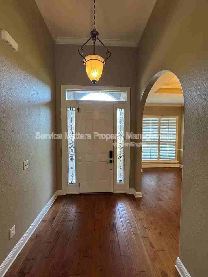 5402 New Abbey Ln - Photo 5 of 31