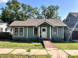 featured image of 407 W 35th St