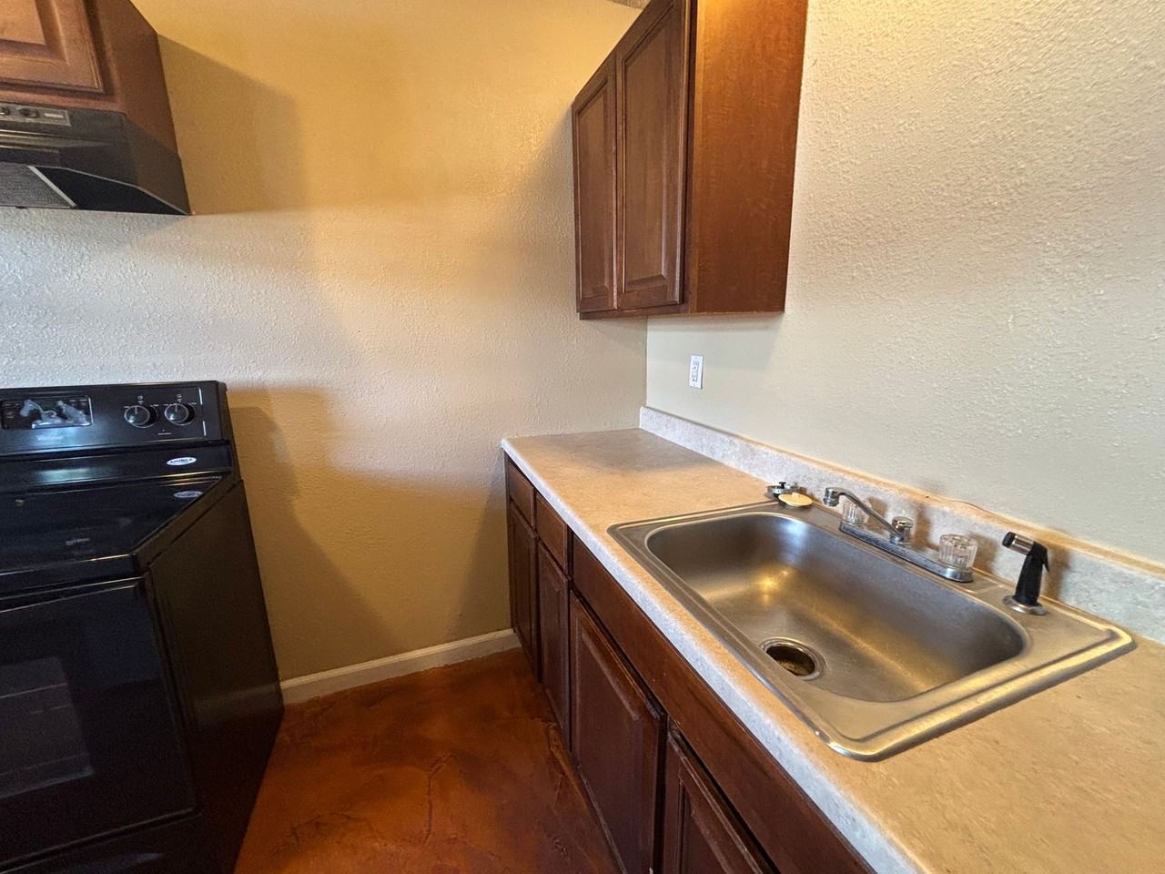 15th Street -915-925 - Photo 6 of 10