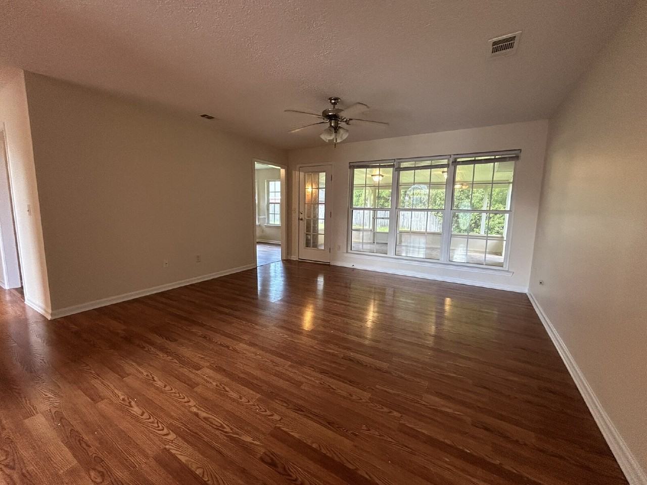 4 Idus Ln - Photo 3 of 18