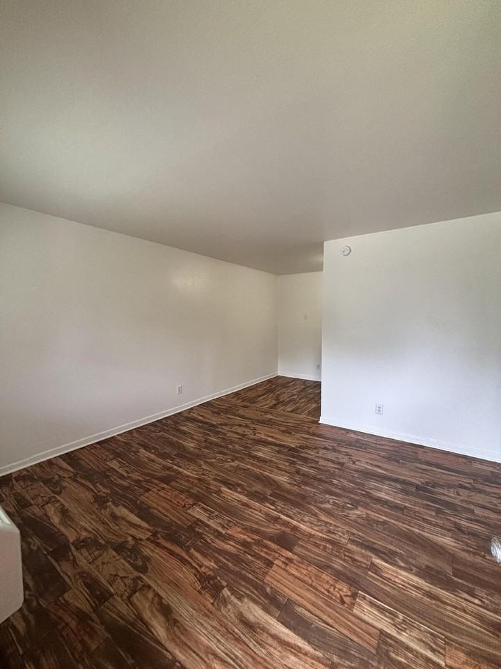 3200 Lake Como Drive #211 - Photo 5 of 11