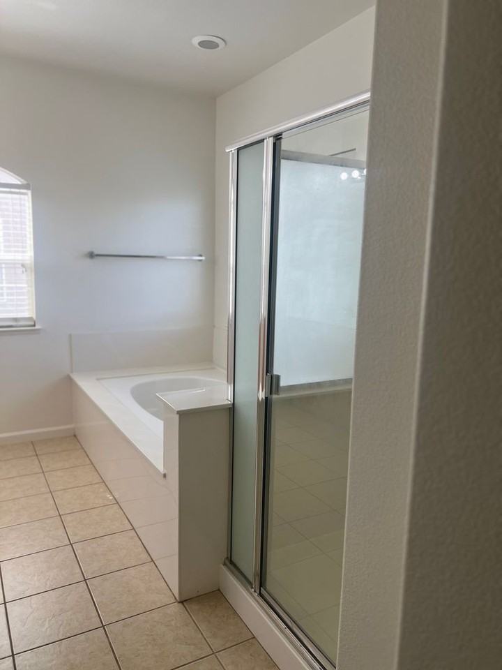 1321 Jenner Dr - Photo 3 of 19