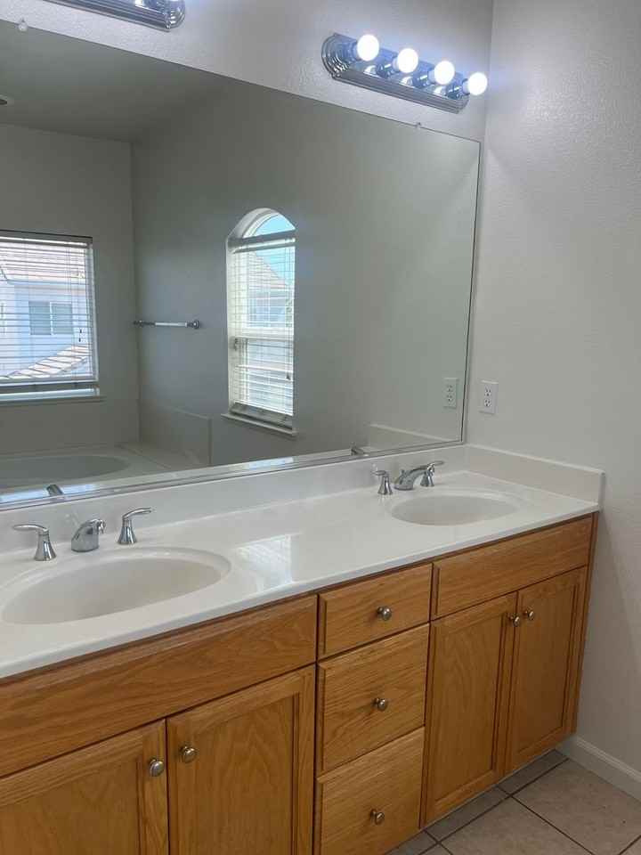 1321 Jenner Dr - Photo 4 of 19