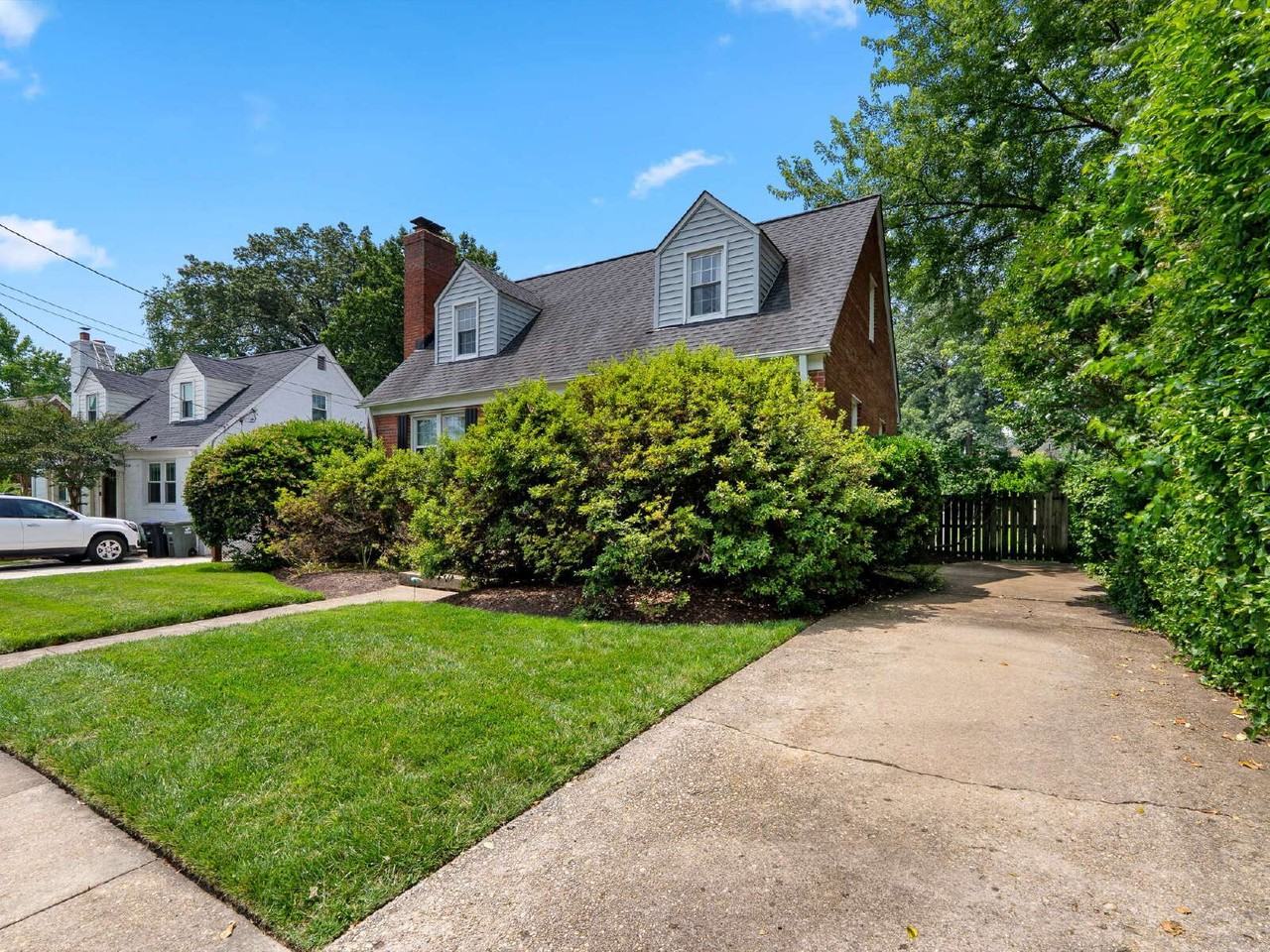 404 S George Mason Dr - Photo 3 of 29