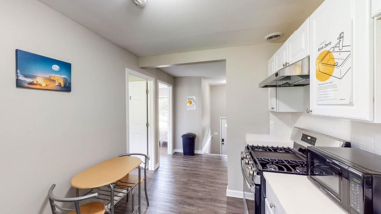 2010 Grange Dr Se - Photo 5 of 23