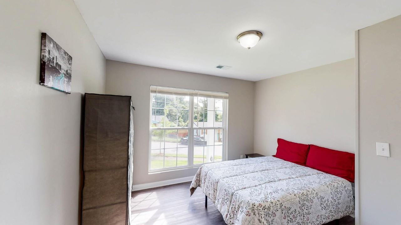 2010 Grange Dr Se - Photo 6 of 23