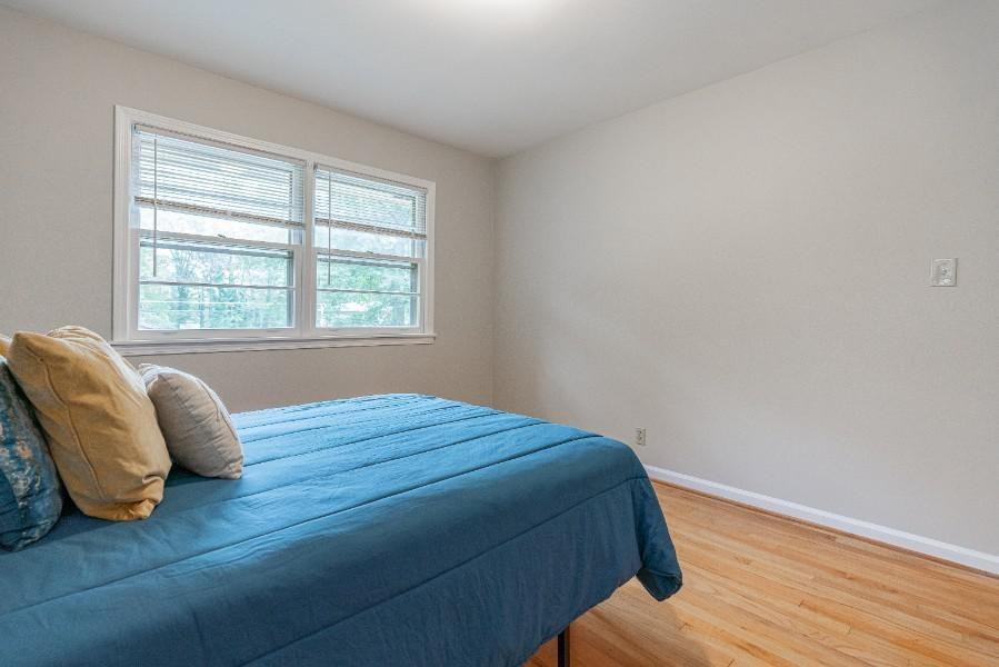 2719 Knollview Dr - Photo 2 of 27