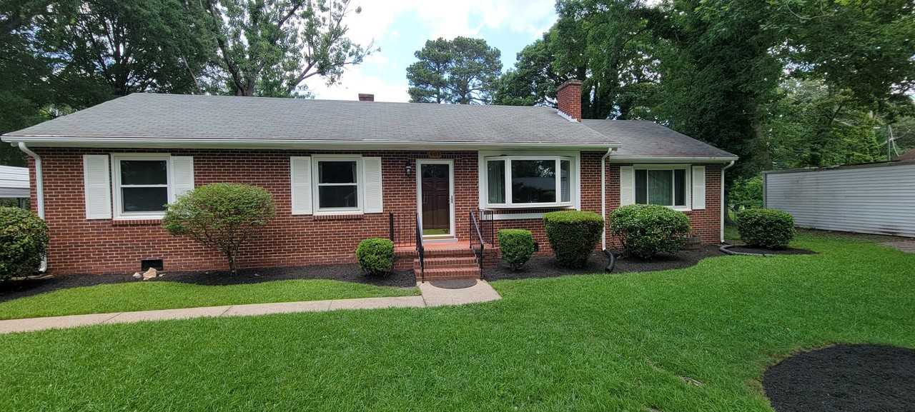 907 Ridgecliff Dr - Photo 2 of 23