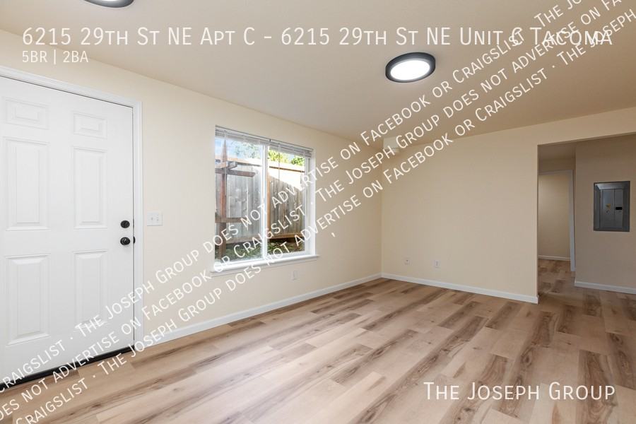 6215 29th St Ne Apt C - Photo 3 of 34