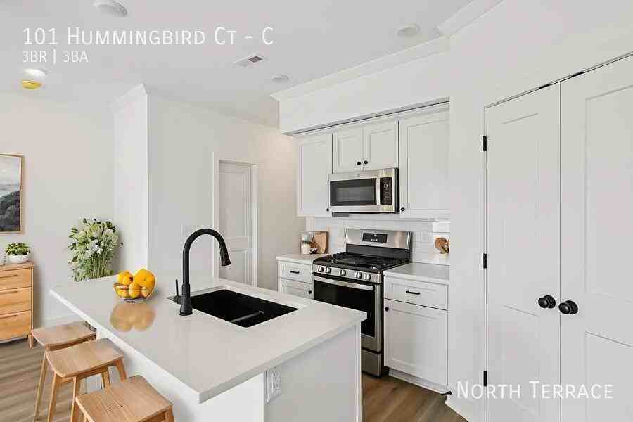 101 Hummingbird Ct #C - Photo 2 of 50
