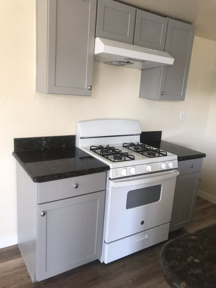 21931 Claretta Ave - Photo 3 of 5