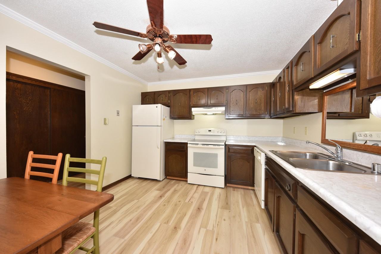 2076 Chateau Ct #106 - Photo 6 of 14