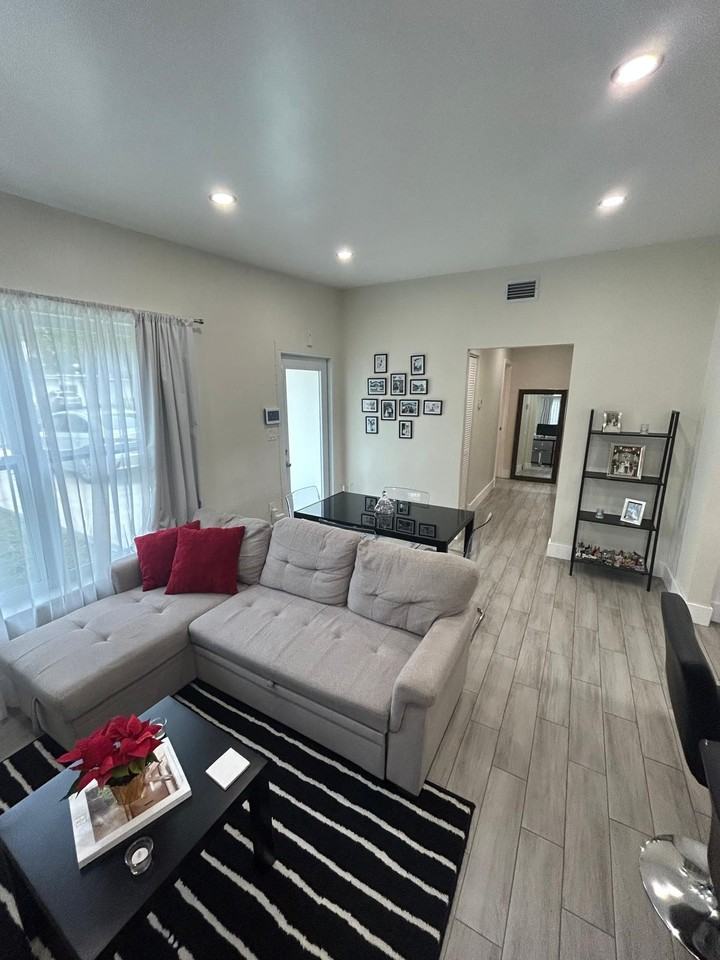 1230 Nw 125th St #NA - Photo 3 of 8