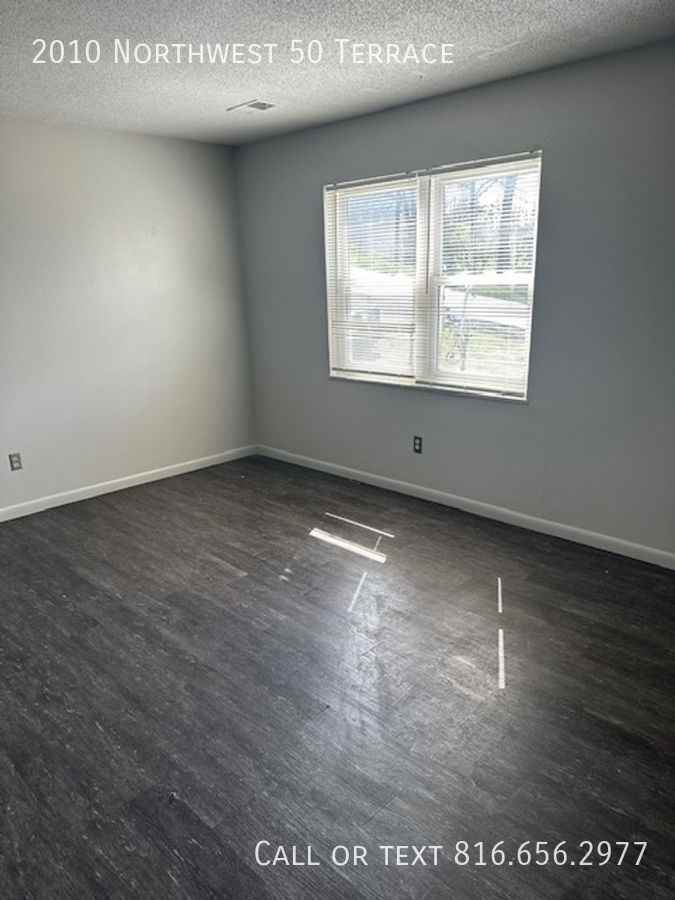 2010 Nw 50th Ter - Photo 2 of 18