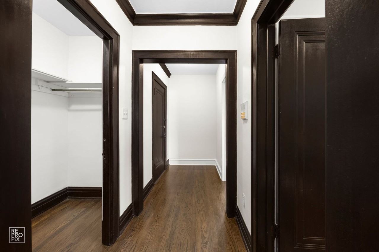 1900 S 51st Ave - 5109 W 19th St - #3 - Photo 3 of 12