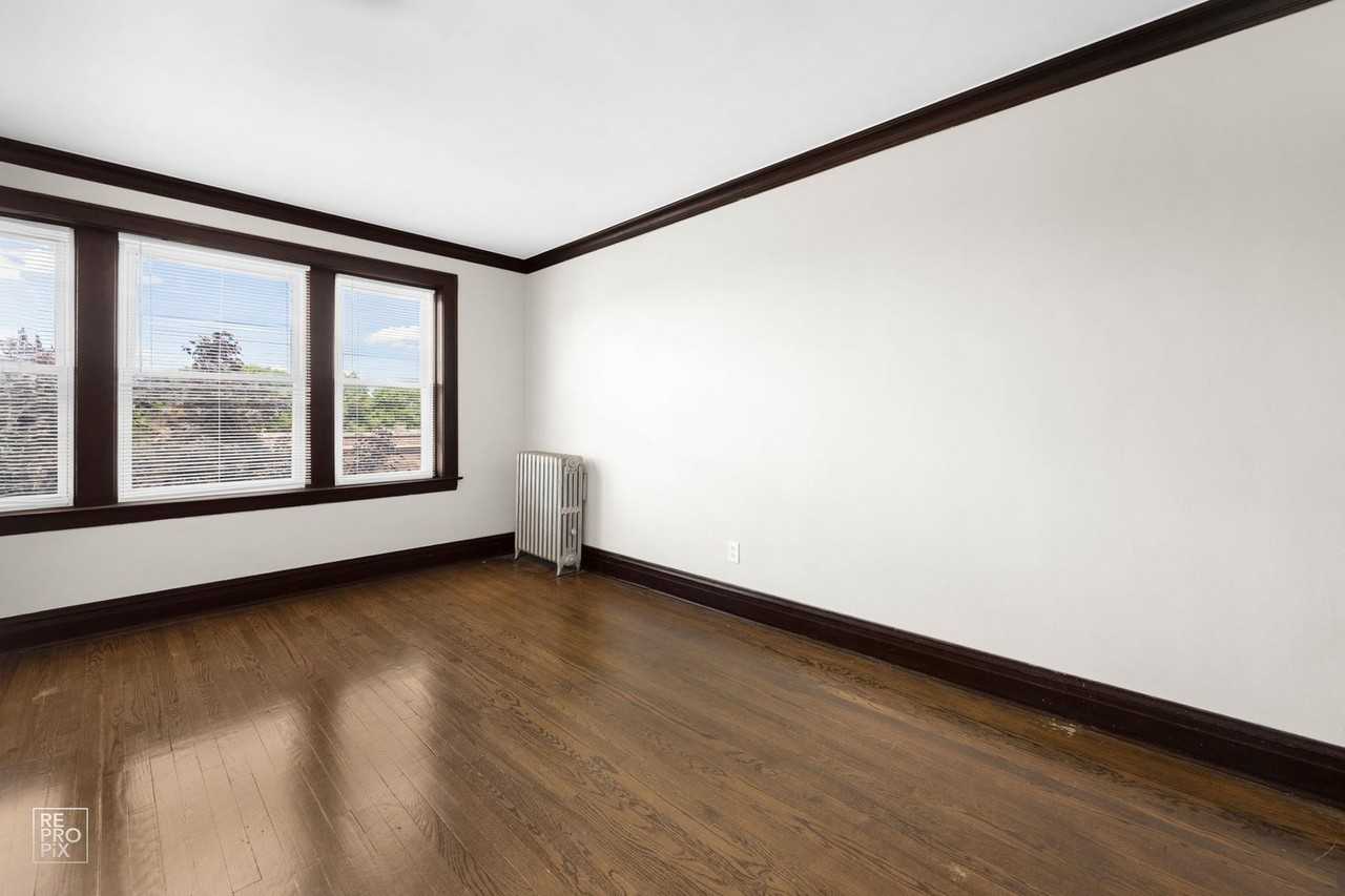 1900 S 51st Ave - 5109 W 19th St - #3 - Photo 6 of 12