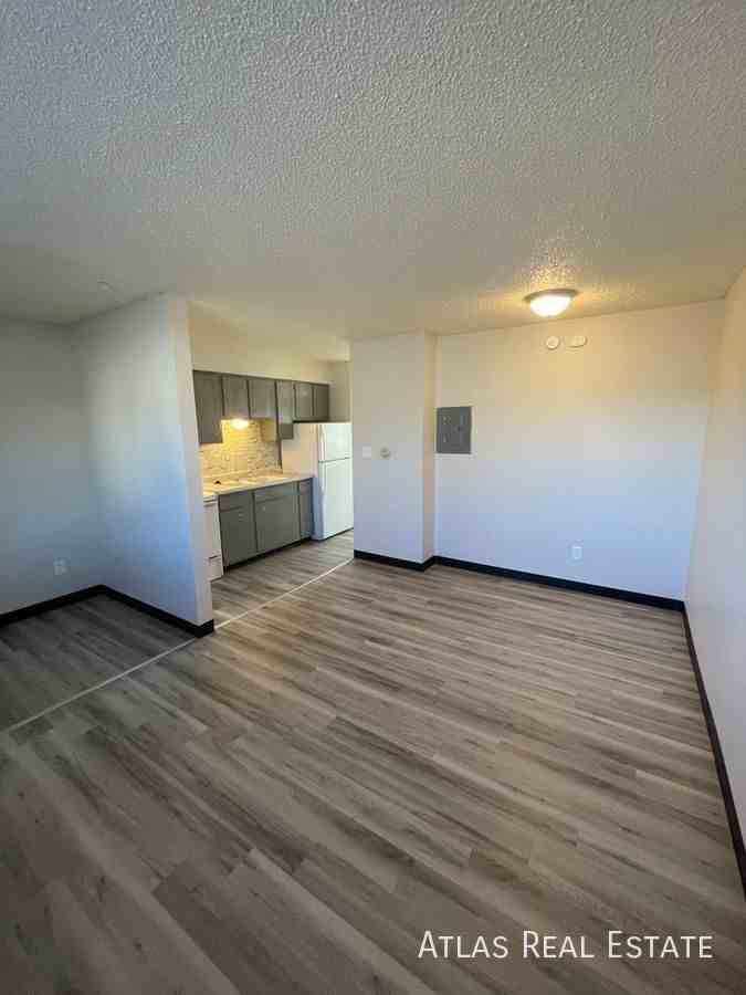 1931 Henderson Ave #11 - Photo 2 of 10