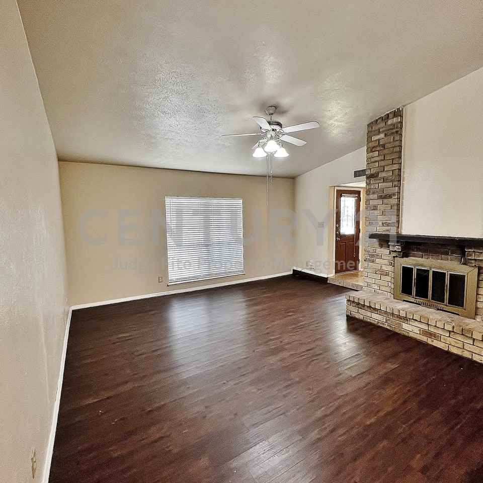 1802 Natchez Ct - Photo 2 of 12