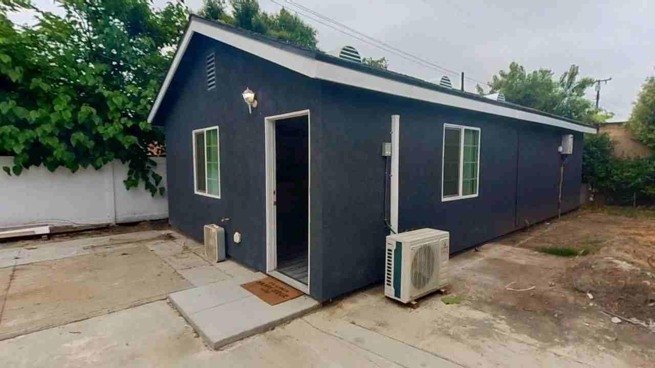 150 W Olive St - Photo 2 of 9