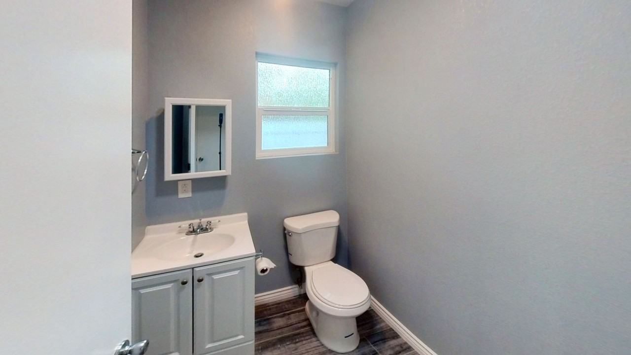 150 W Olive St - Photo 6 of 9