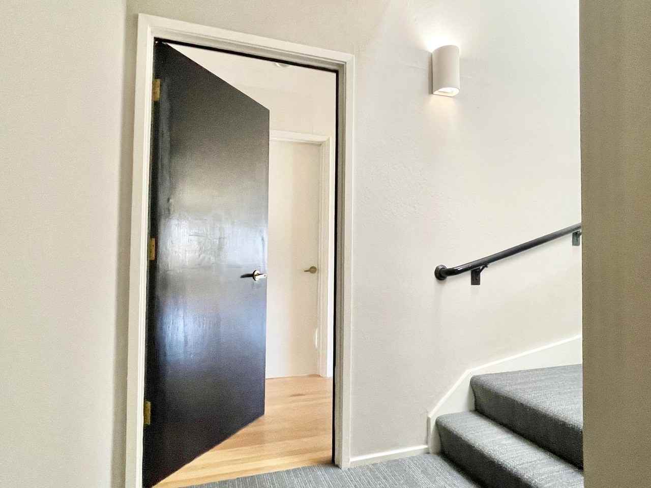 4315 25th St - Photo 3 of 24