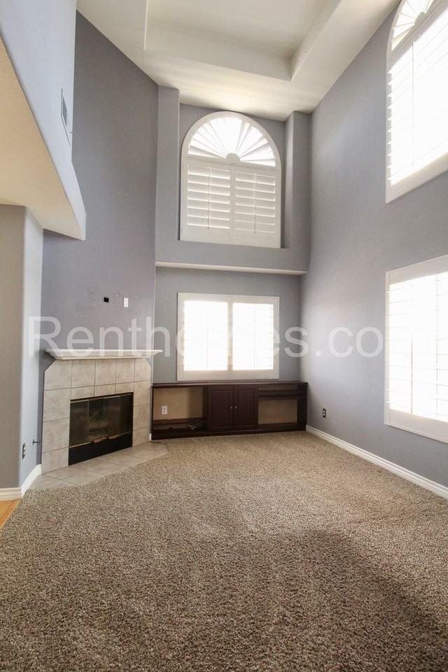 12818 Carriage Heights Way - Photo 2 of 22