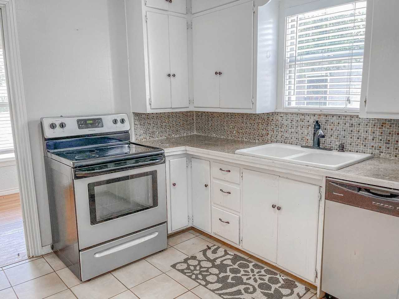 3418 26th Street - Photo 5 of 17