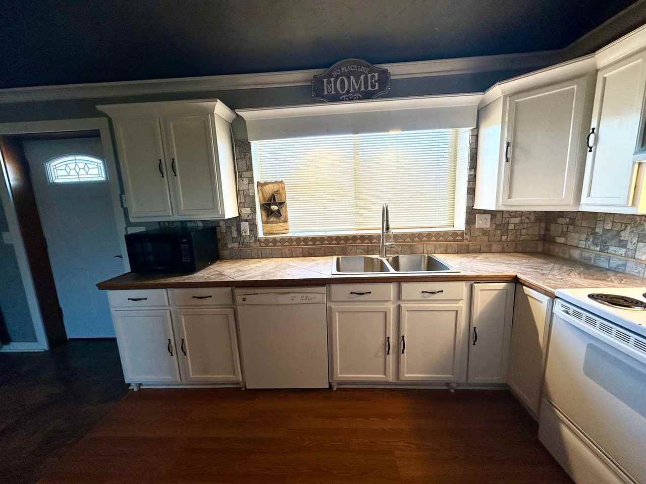802 Fields Rd - Photo 7 of 31