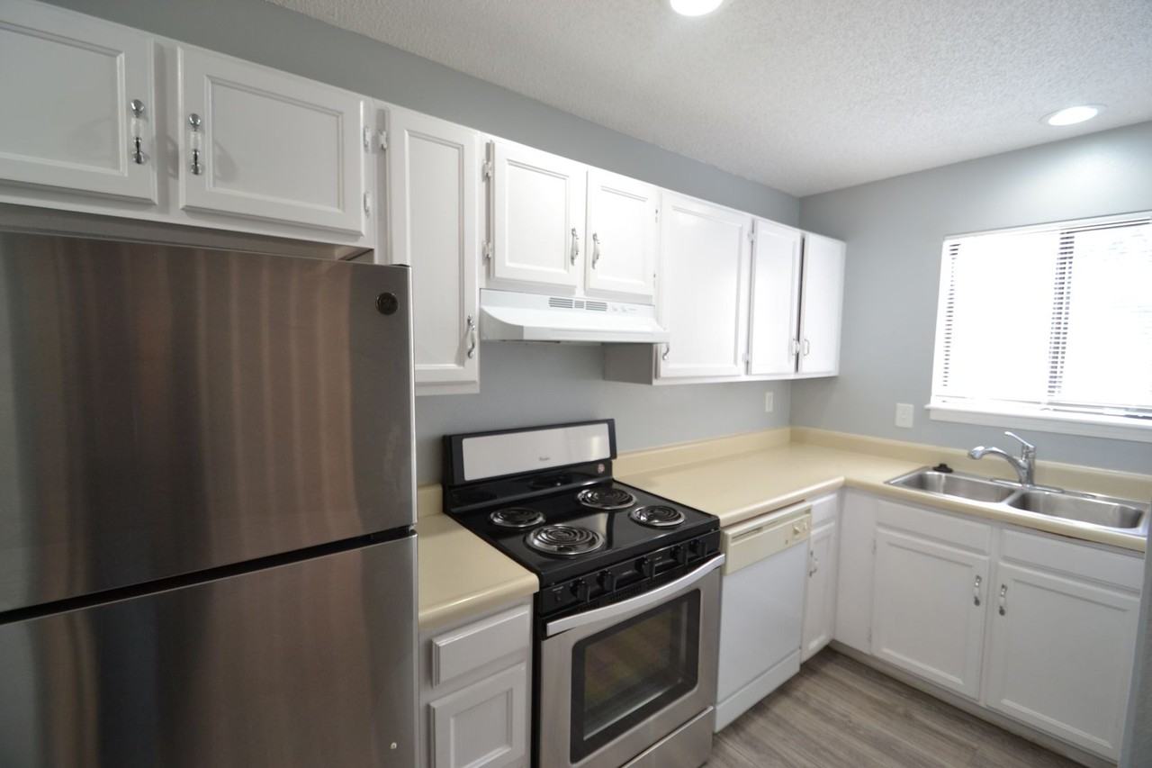 1504 Crestone Ave #B - Photo 5 of 19