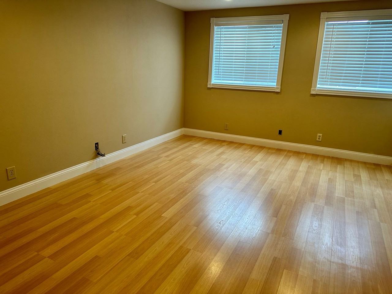 802 Colony Ct - Photo 3 of 21