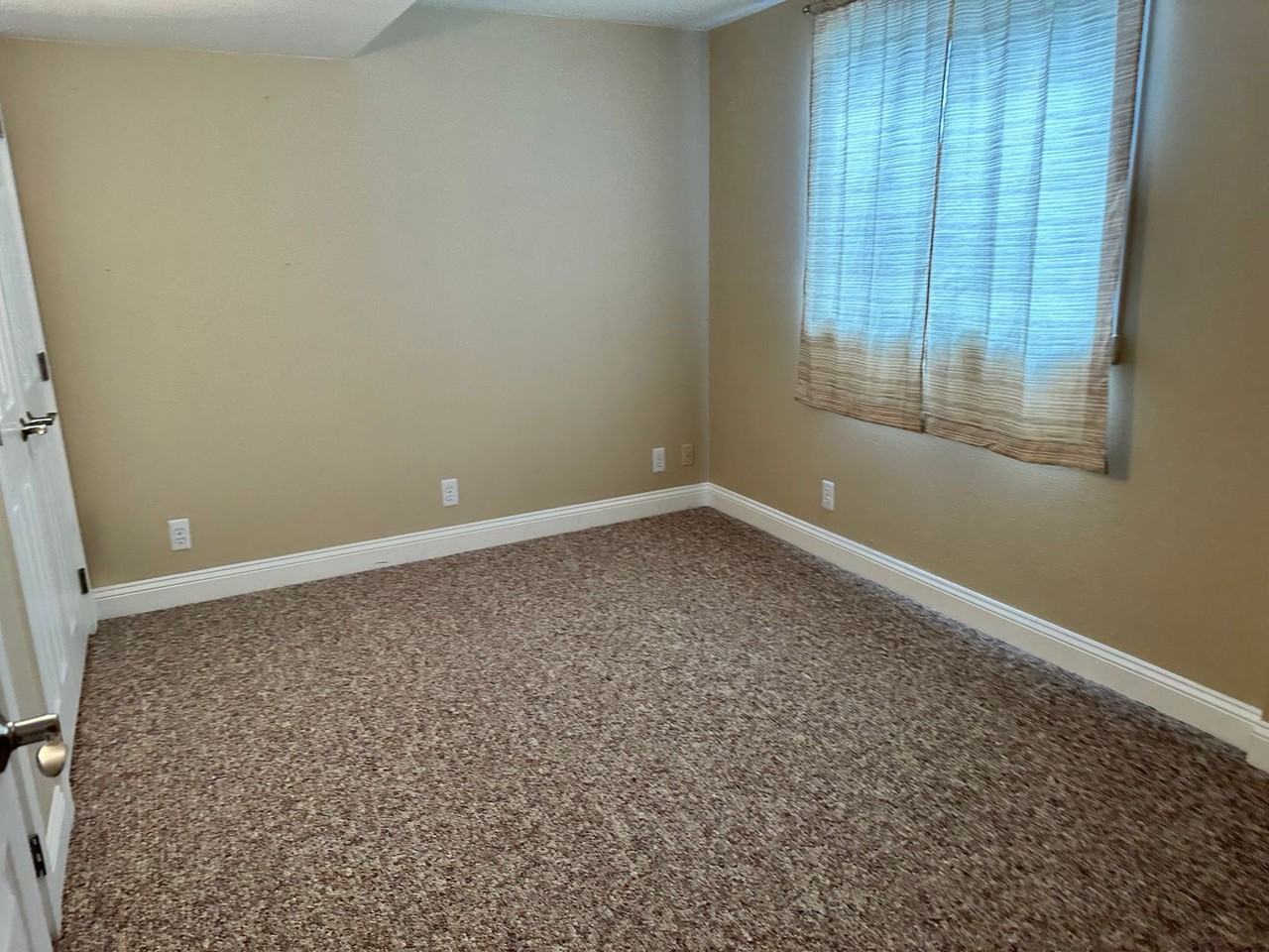 802 Colony Ct - Photo 6 of 21
