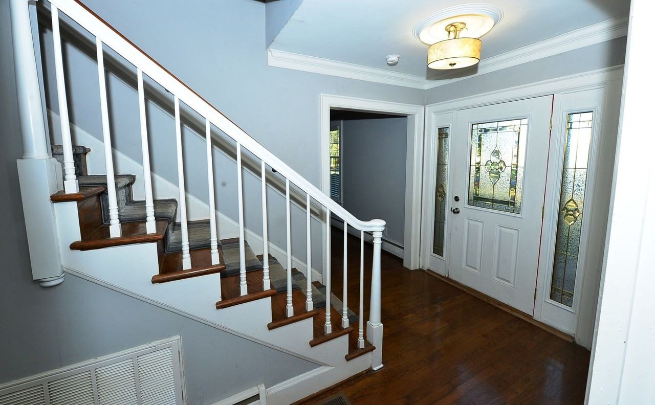 4730 River Shore Rd - Photo 4 of 45