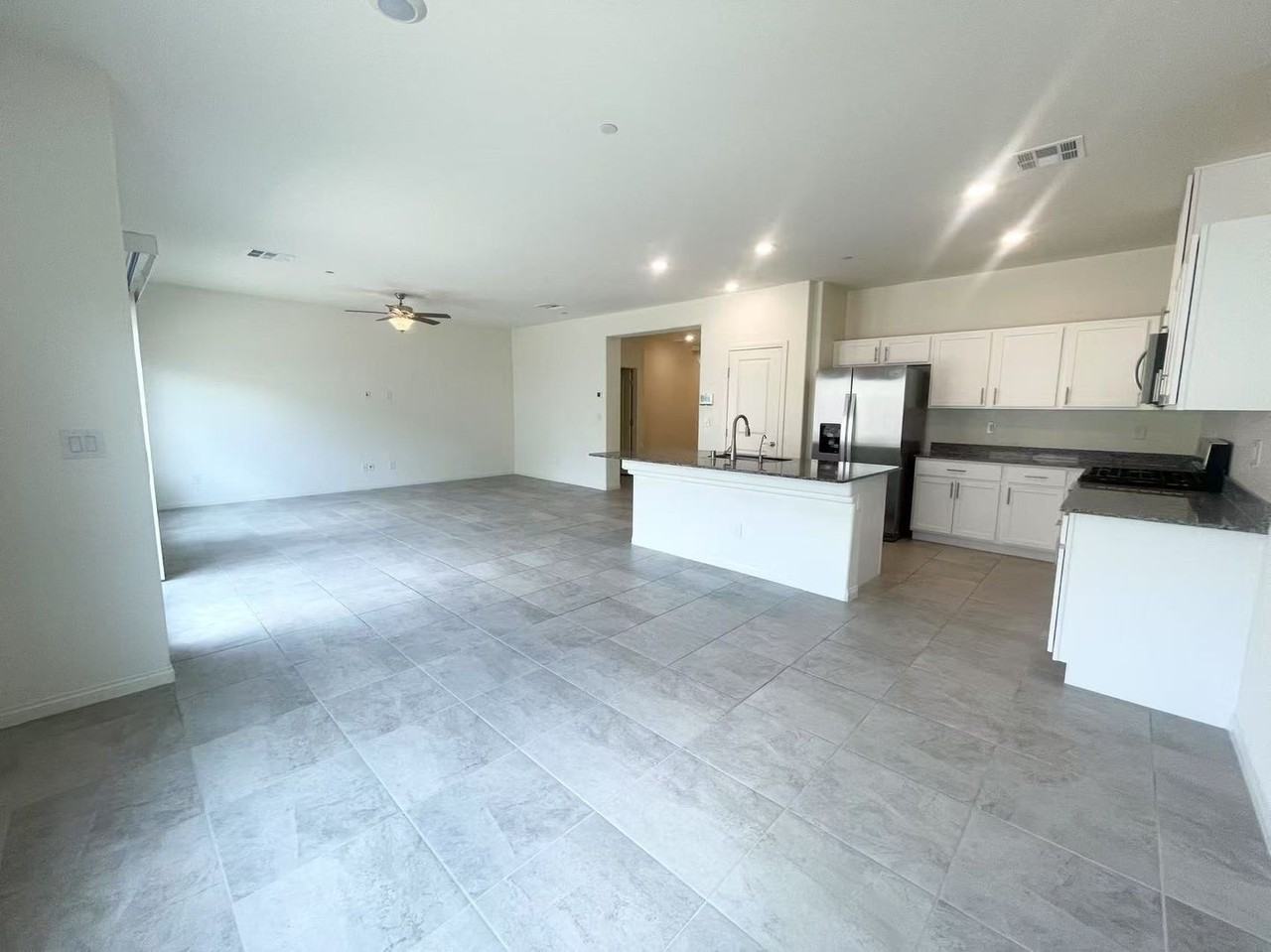 4560 Merlot Hills Ave - Photo 3 of 19