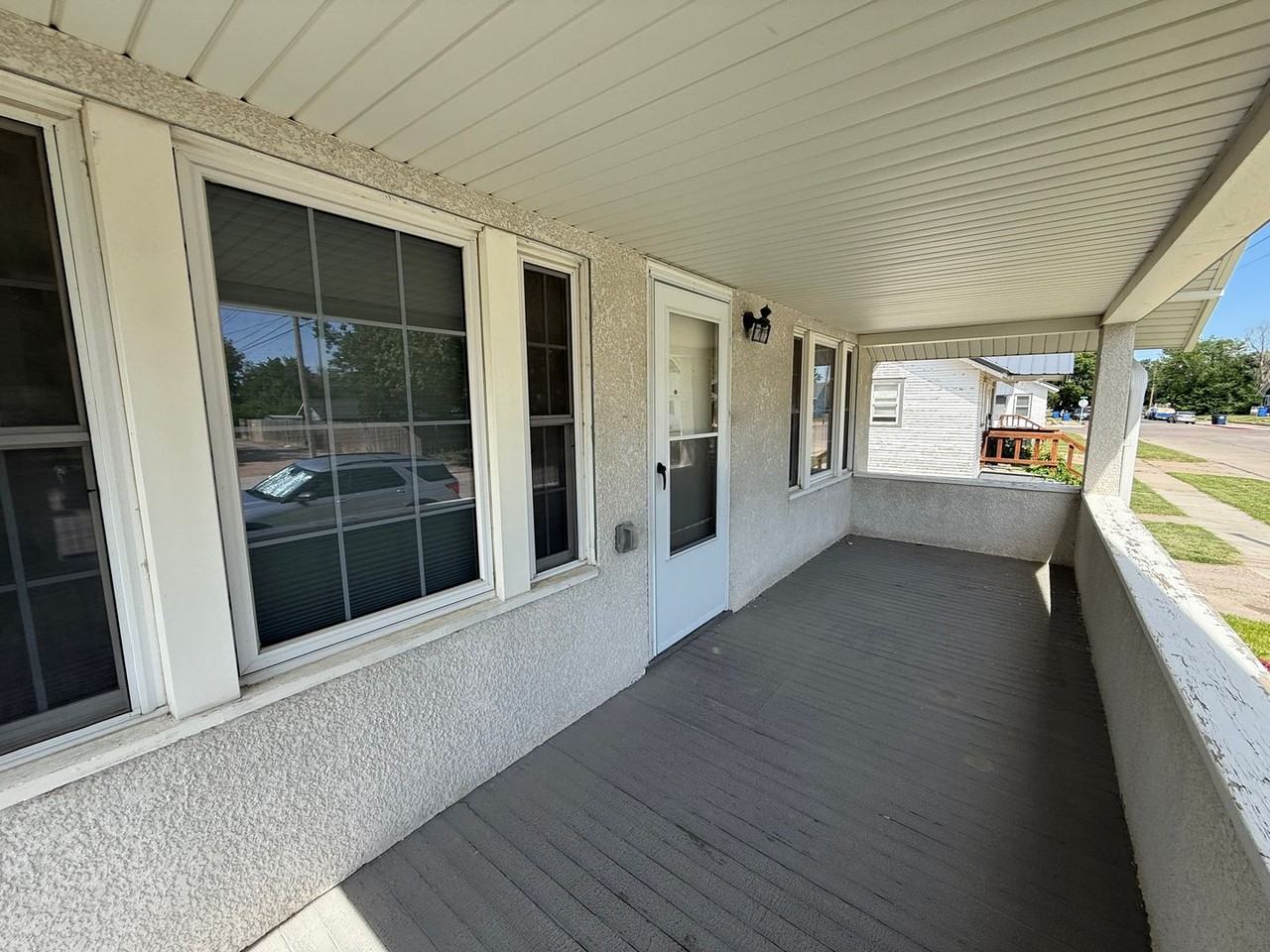 215 W 21st St - Photo 3 of 22