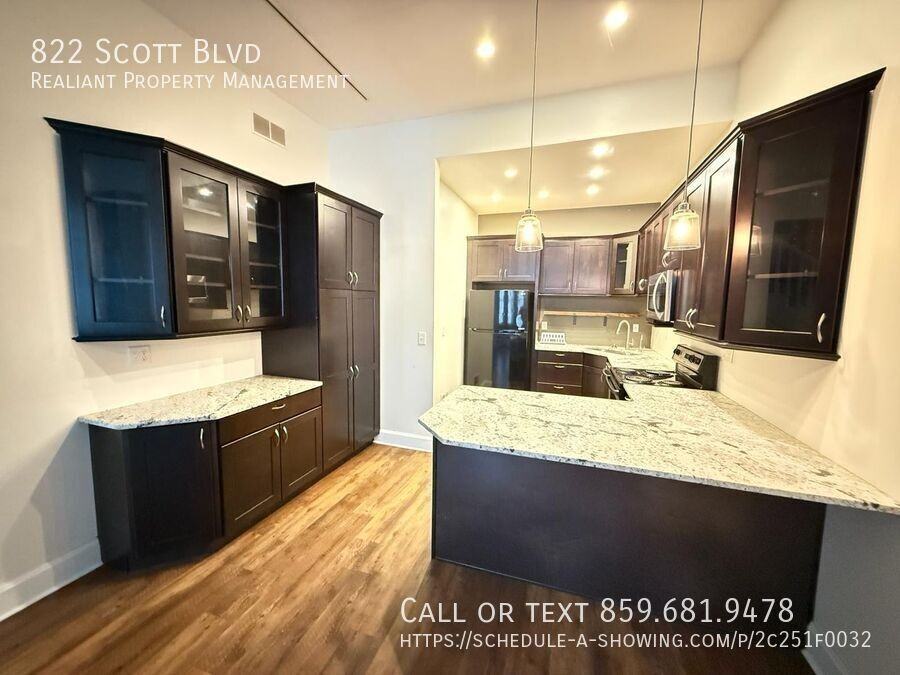 822 Scott St - Photo 3 of 18