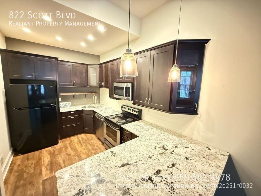 822 Scott St - Photo 4 of 18