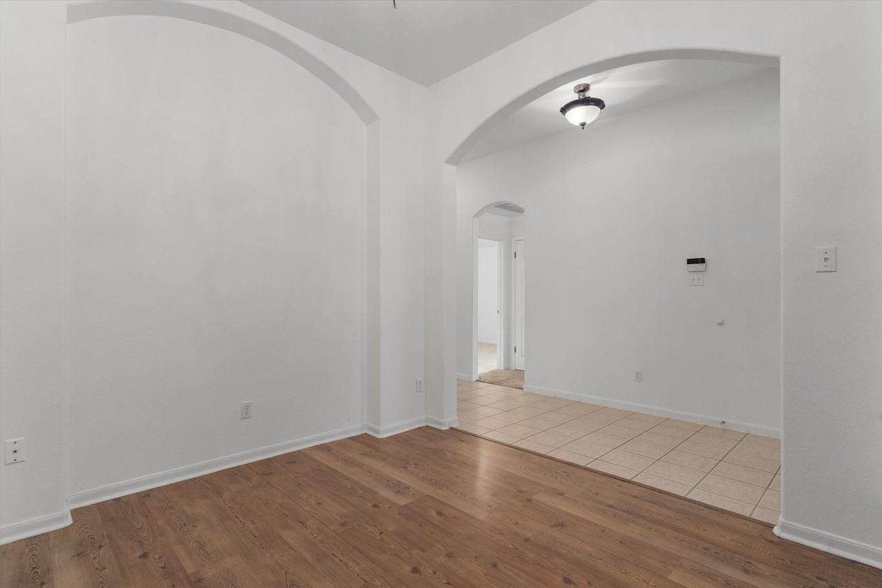 122 Copperwood Loop - Photo 2 of 31