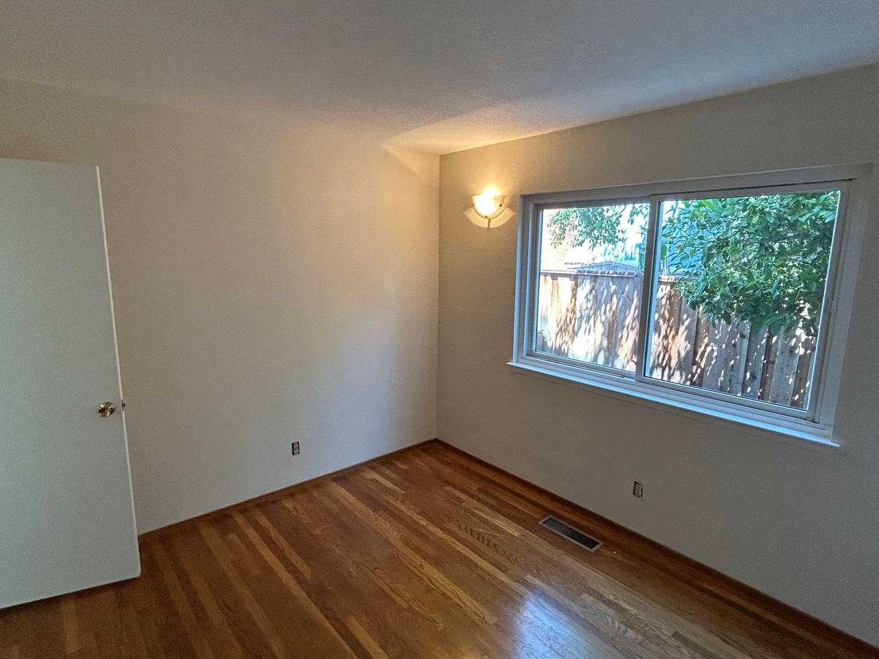 913 Reed Ave - Photo 4 of 9